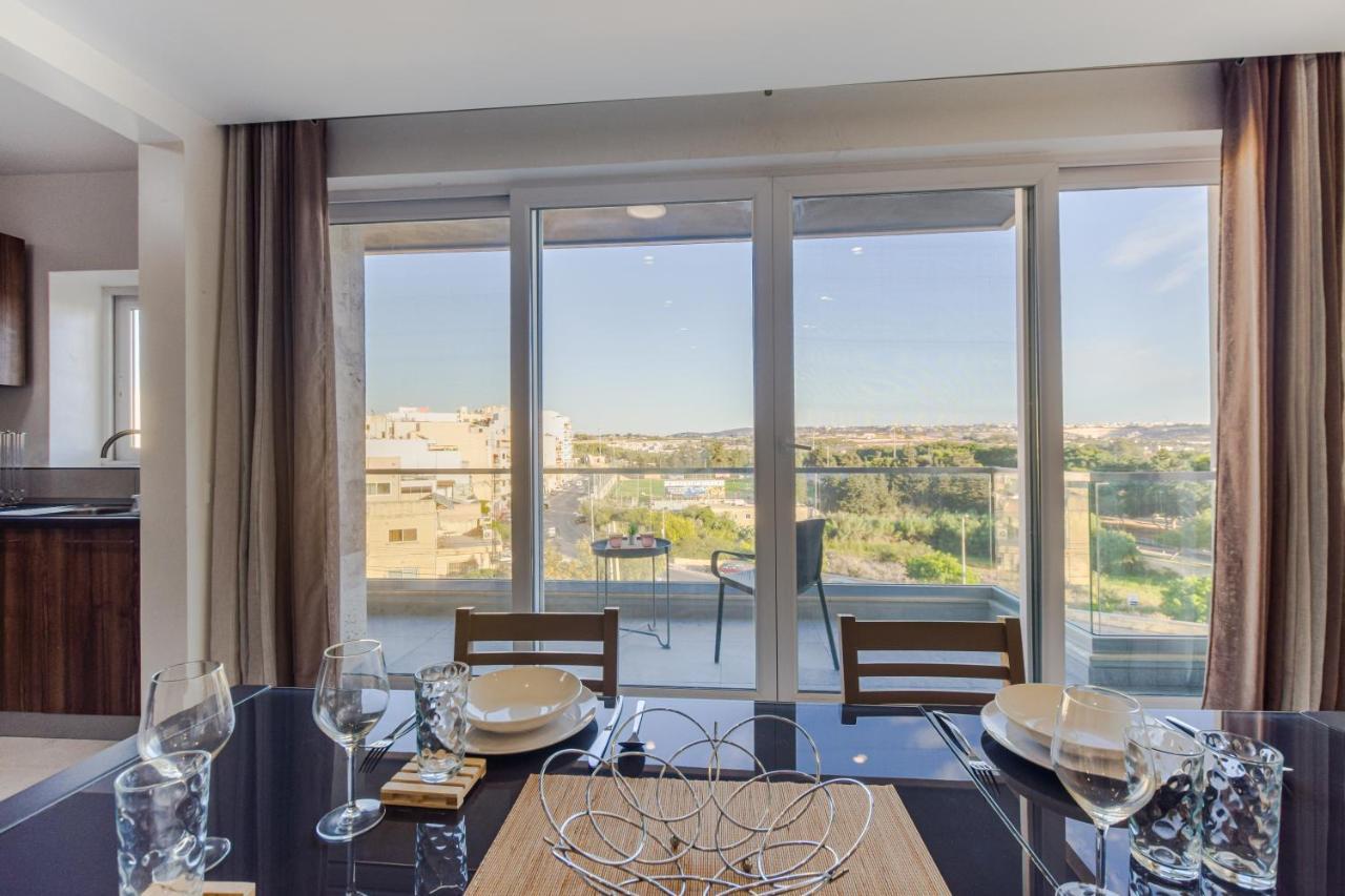 New Spacious 3 Bdr 2 Bth Balcony 7 * St. Paul's Bay