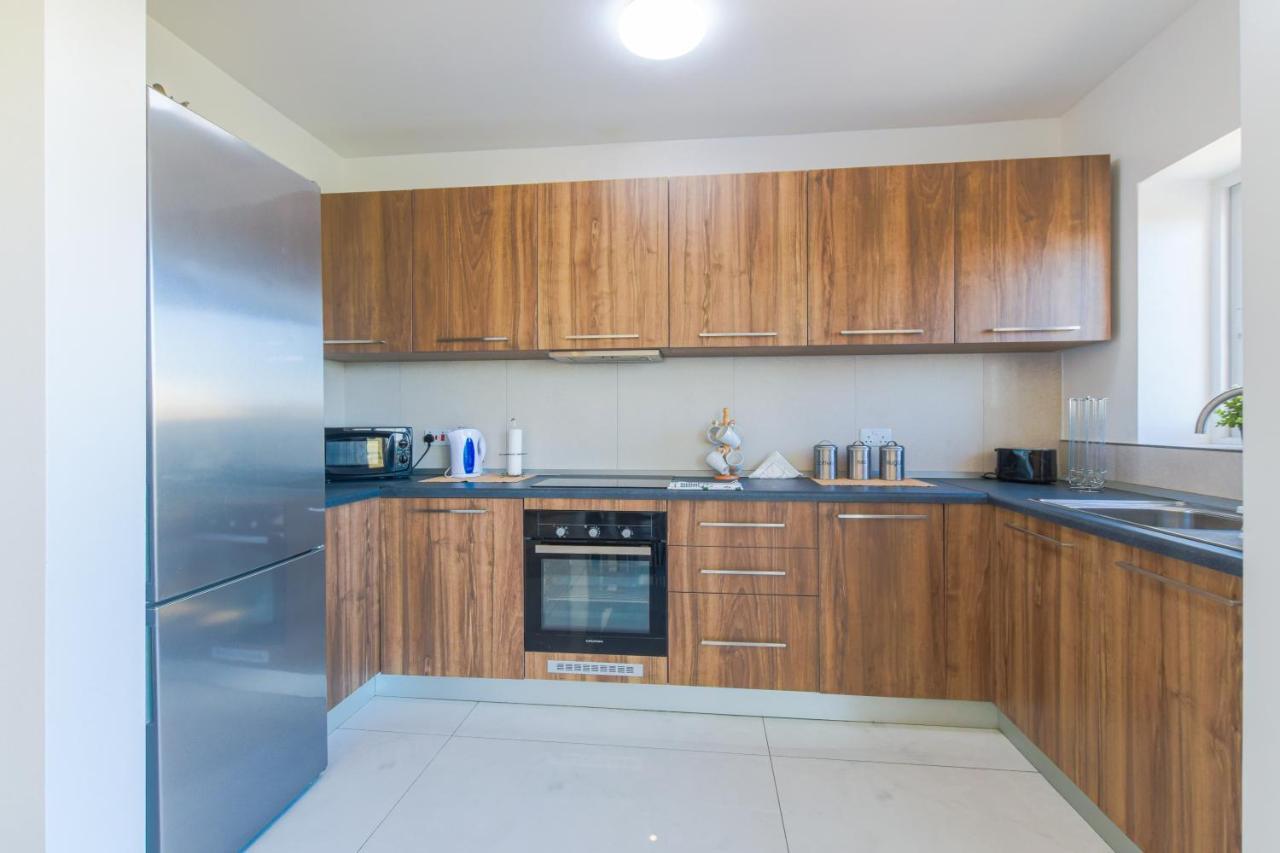 New Spacious 3 Bdr 2 Bth Balcony 7 * St. Paul's Bay