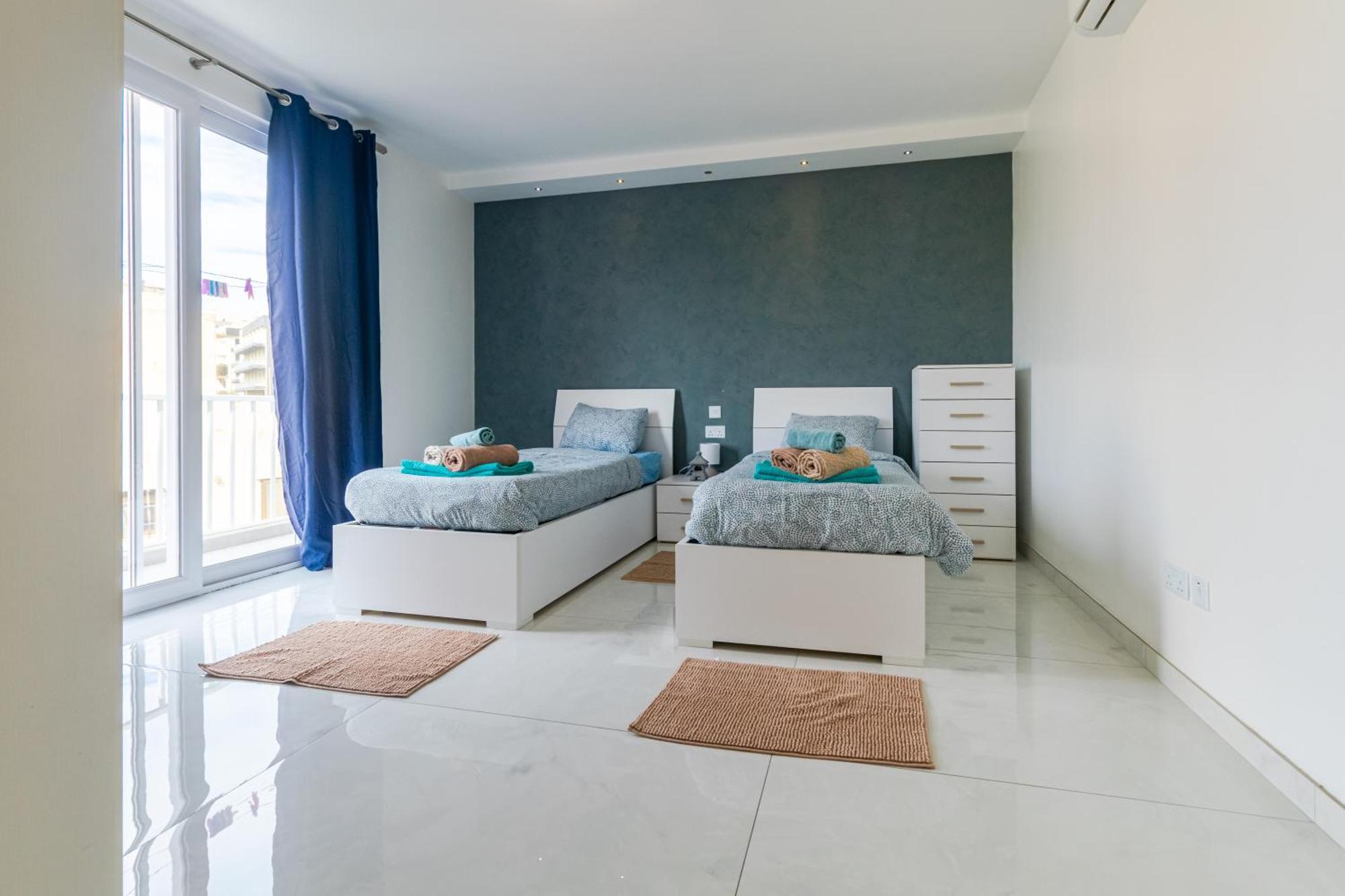 New Spacious 3 Bdr 2 Bth Balcony 7 St. Paul's Bay